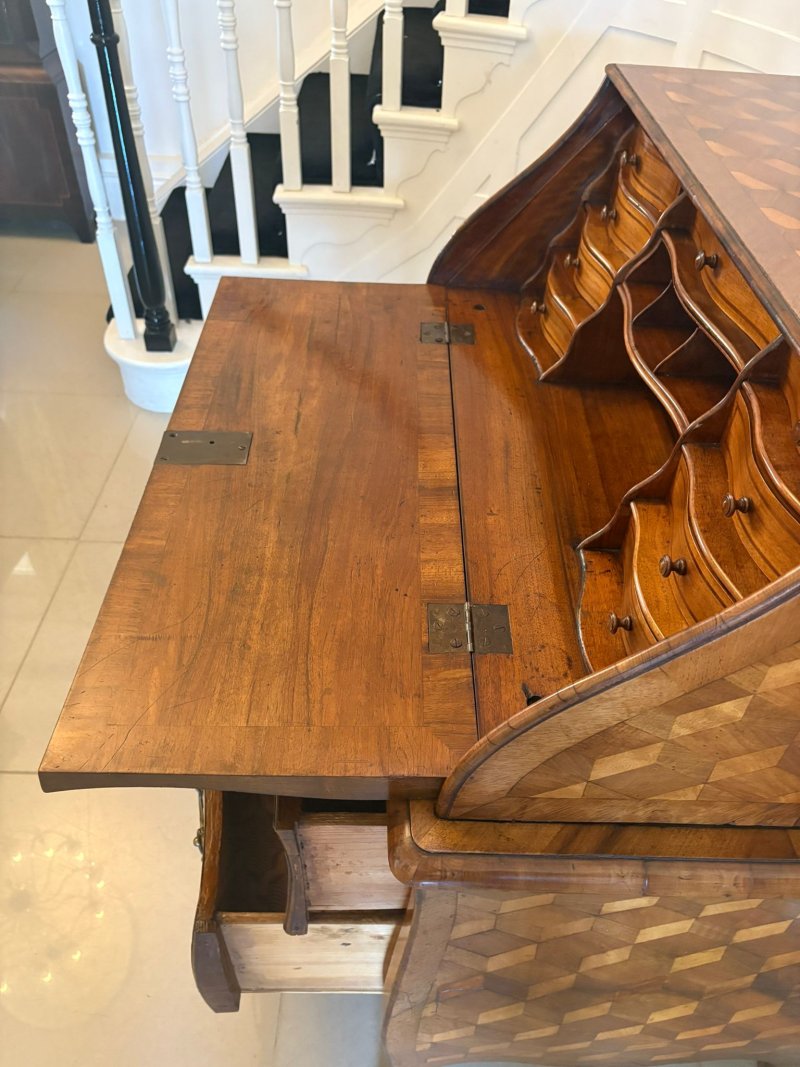 Outstanding Quality Antique 18th Century French Walnut Inlaid Parquetry Bombe Shaped Bureau - Image 13